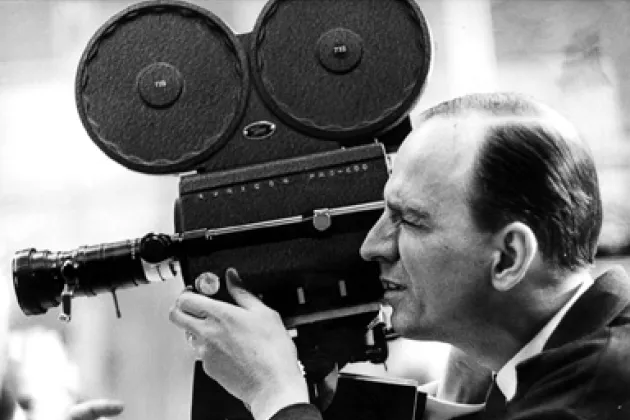 Ingmar Bergman filmar. Foto.