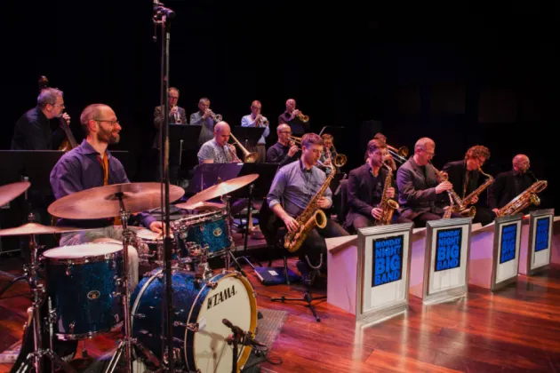 Monday Night Big Band_foto_Karl Martin Almqvist.jpg Big band spelar. Foto.